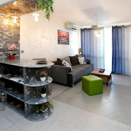 Luxurious Landing Apartmán