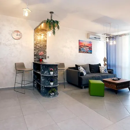 Luxurious Landing Apartmán